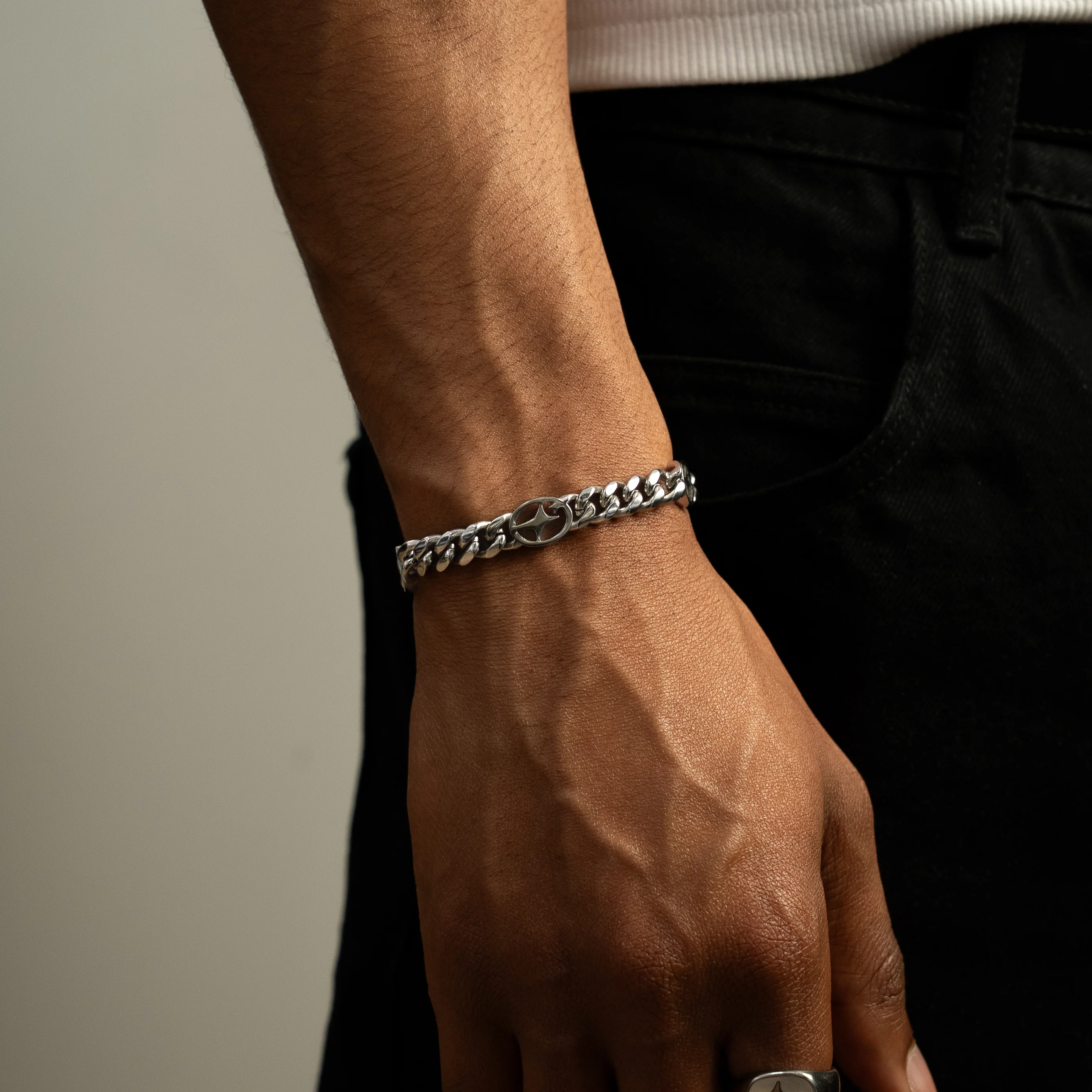 Bracelet Cuban link 8 mm Signature Argenté - Image 5