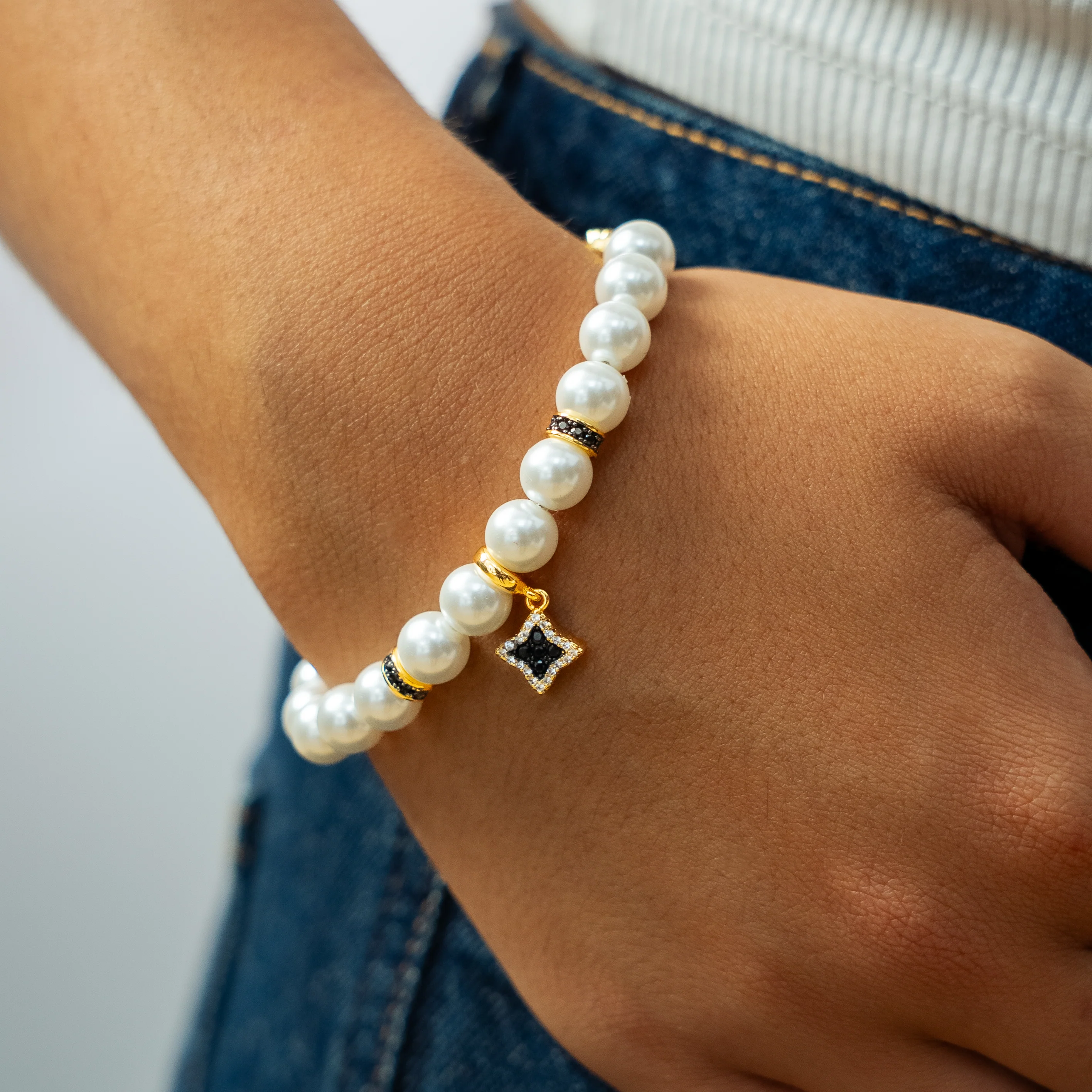 Bracelet Flower Pearl Doré - Pierres Noires - Image 2