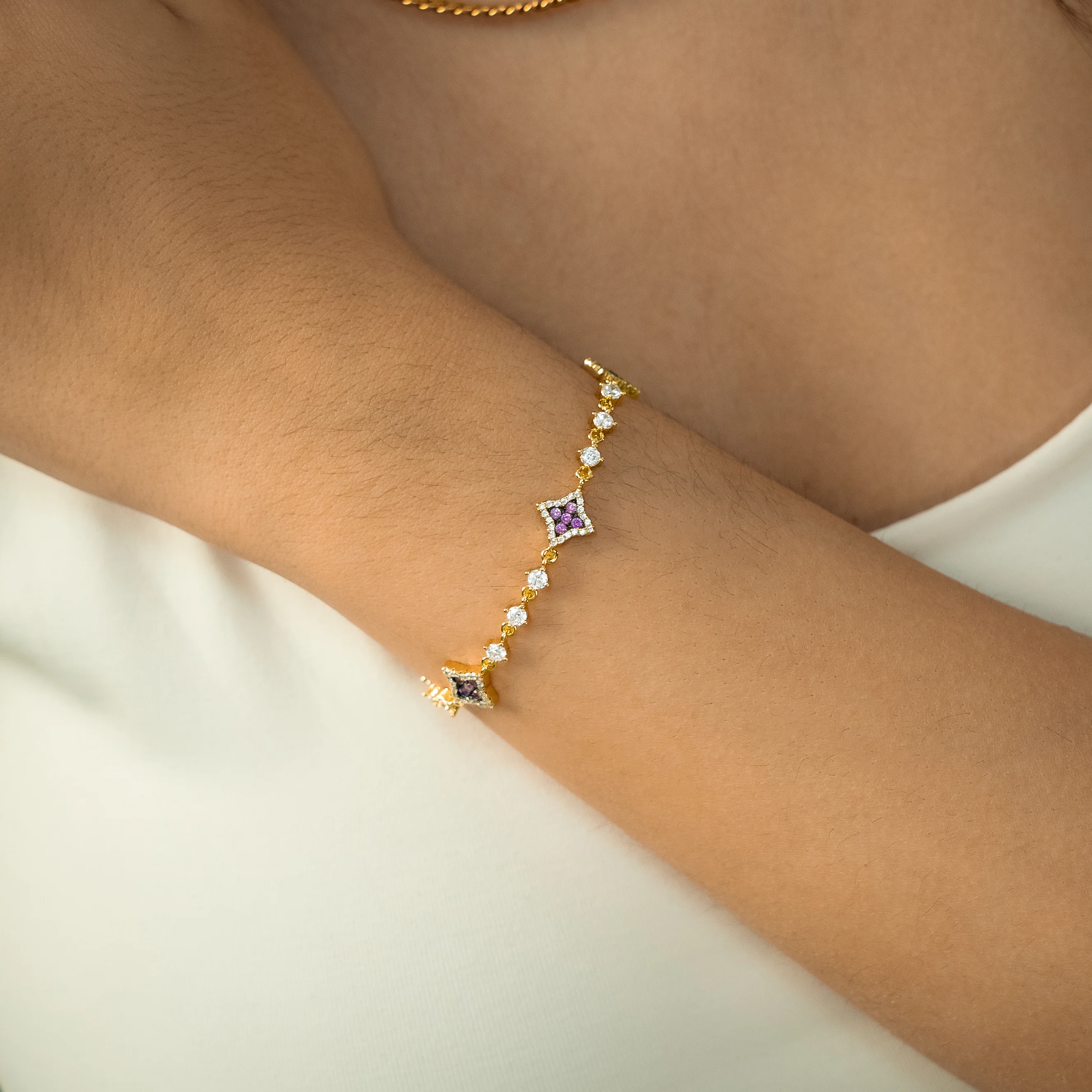 Bracelet Flower Tennis Doré - Pierres violettes - Image 2