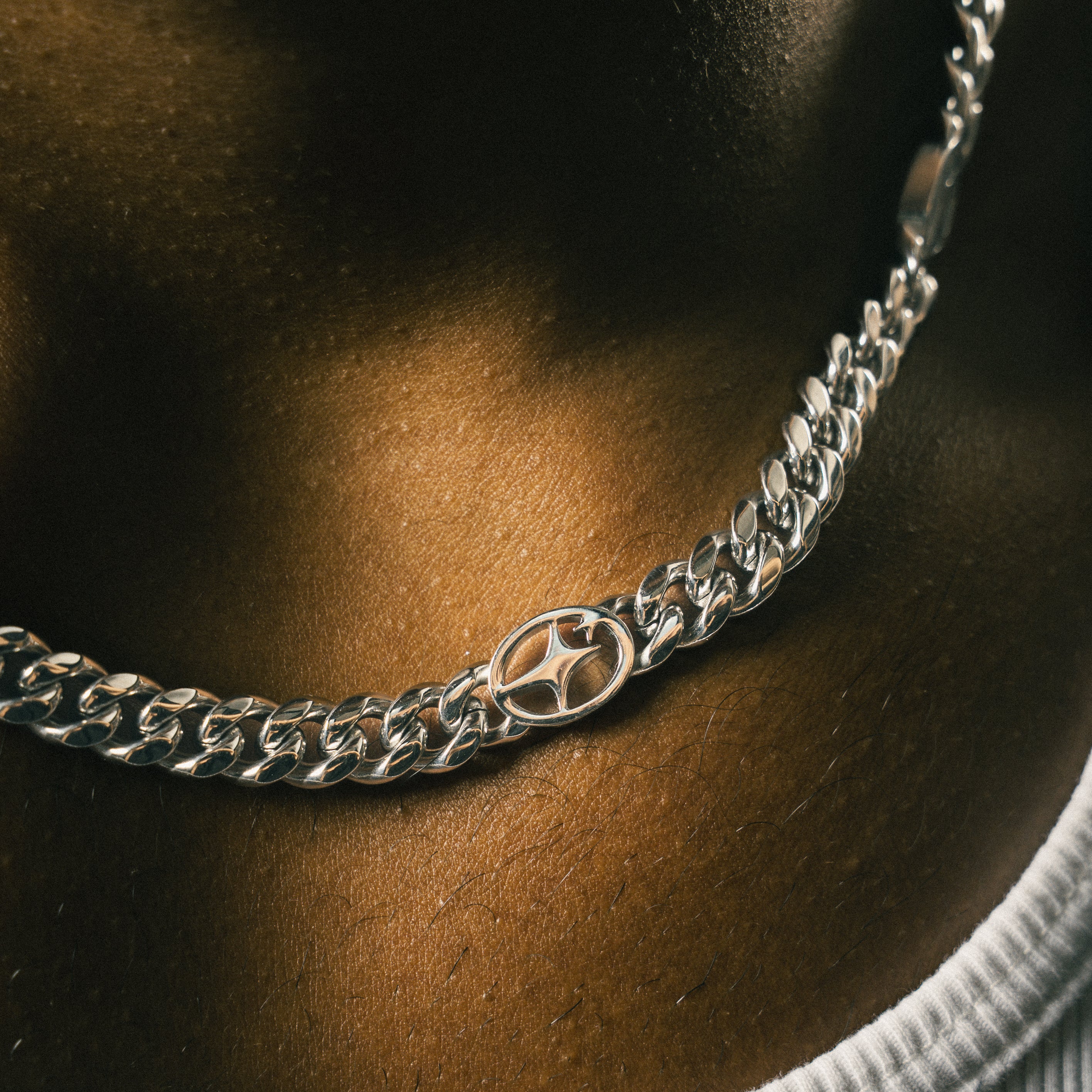 Chaîne Cuban link 8 mm Signature Argentée - Image 3