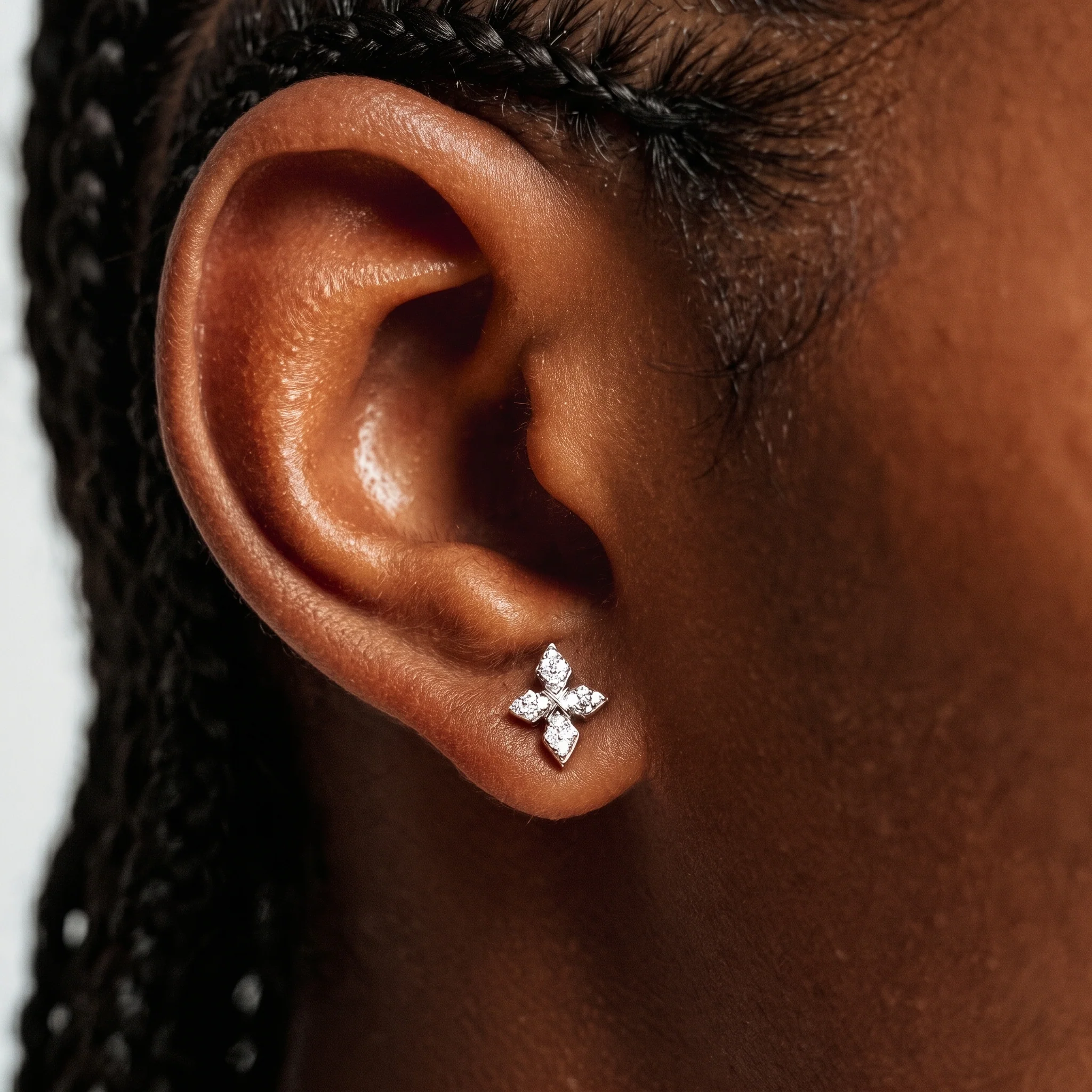 Iced Crossed Star Studs - Argenté - Image 2