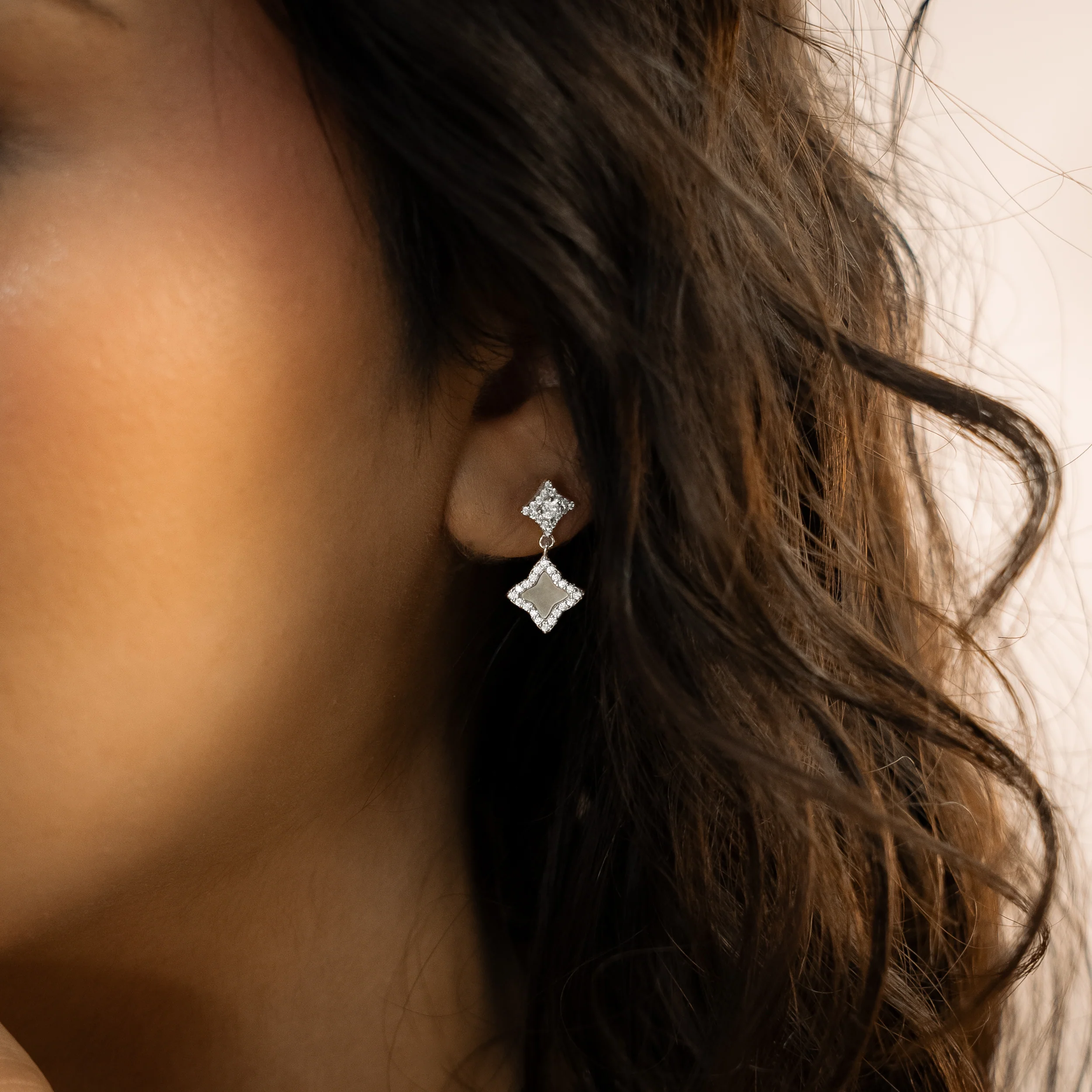 Stars & Flowers earrings argentées - Motif blanc - Image 2